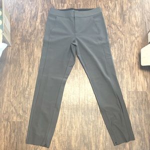 Athleta Stellar Trouser, dark grey in color.  Excellent, like new condition.